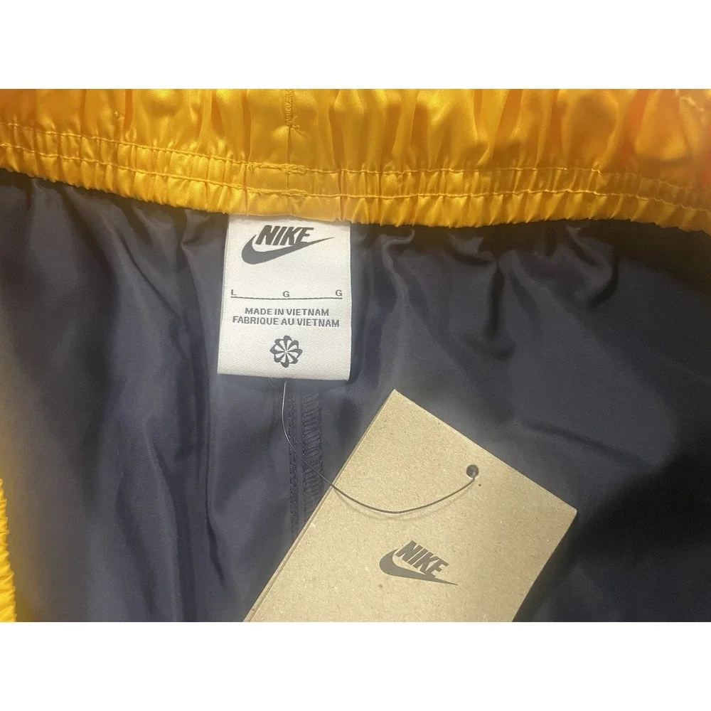 Nike Sportswear Club Flow Mens Sz L Athletic Shorts HJ1952-451 Navy Blue Gold